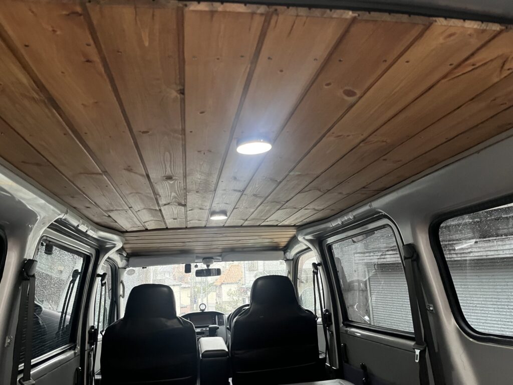 タウンエース天井ウッド化完成写真